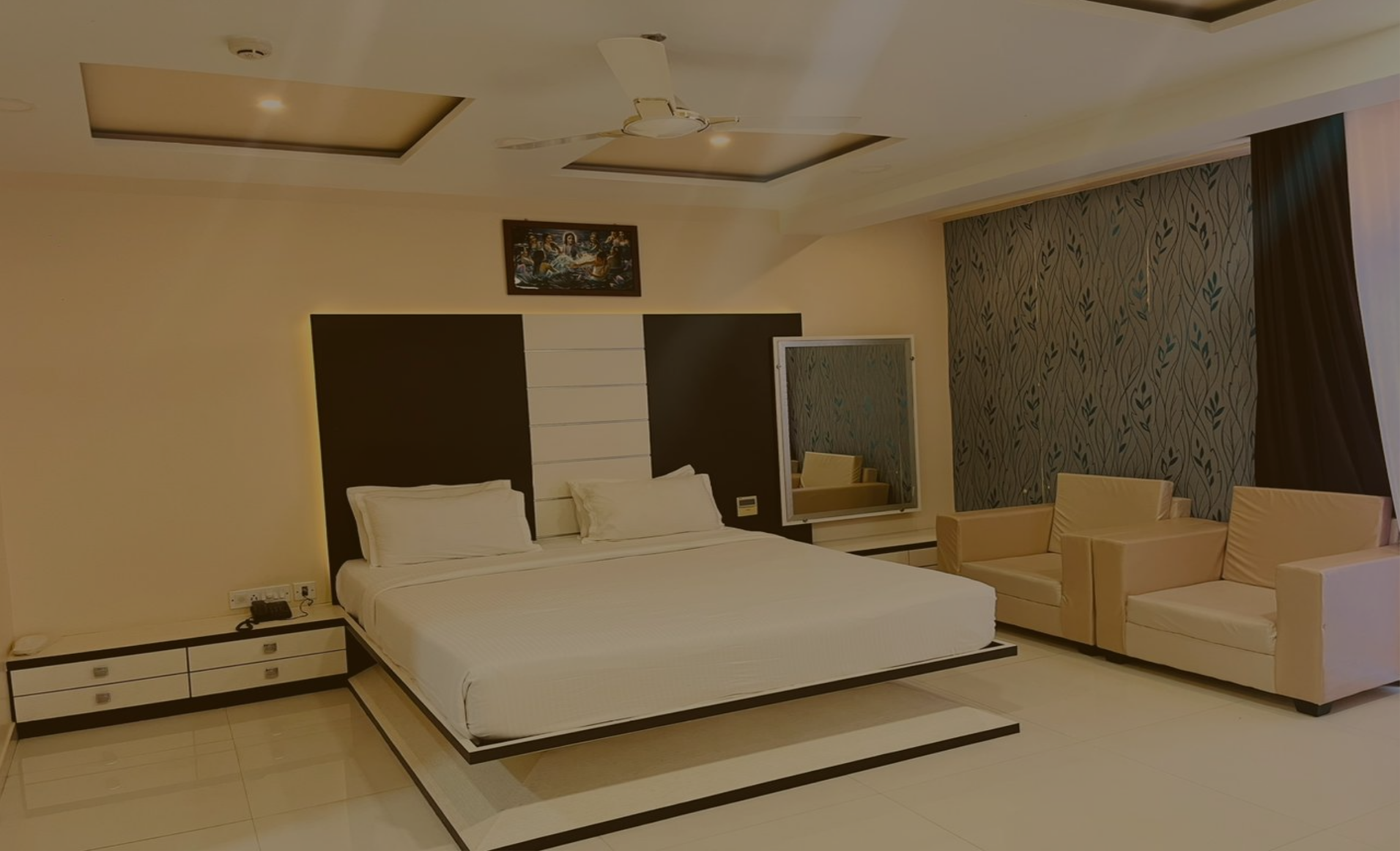 Room with a bed and a lamp on a nightstand